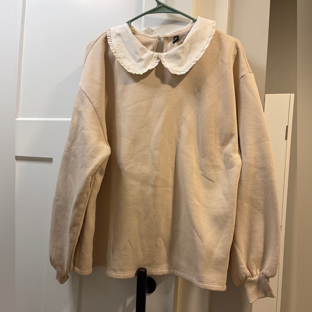 Cream Collared Sweatshirt H&M size Medium